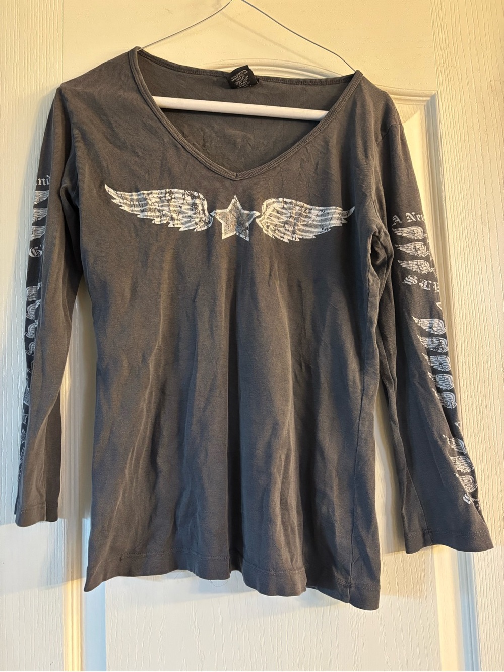 Two Long-Sleeve V-Neck Top Star Graphic